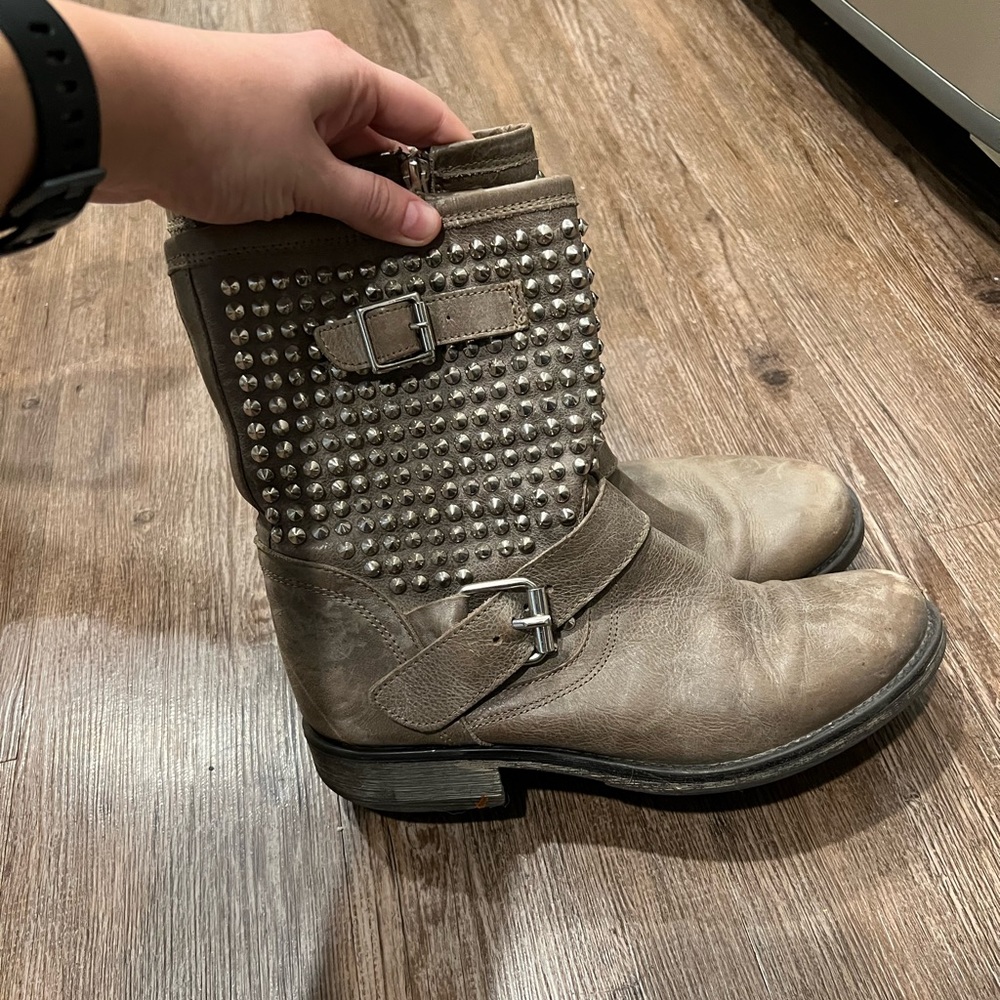 Women’s Steve Madden biker boots in size: 9